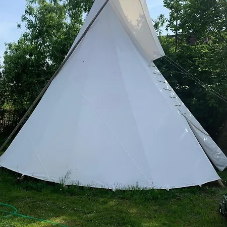 Teepee Oppidum Praha-motofamily Οργανωμένο κάμπινγκ *